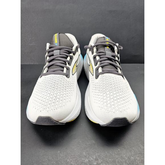 Brooks Men 10 Comfy footwear - Picture 6 of 9